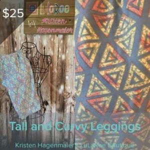 LuLaRoe Tall & Curvy Leggings